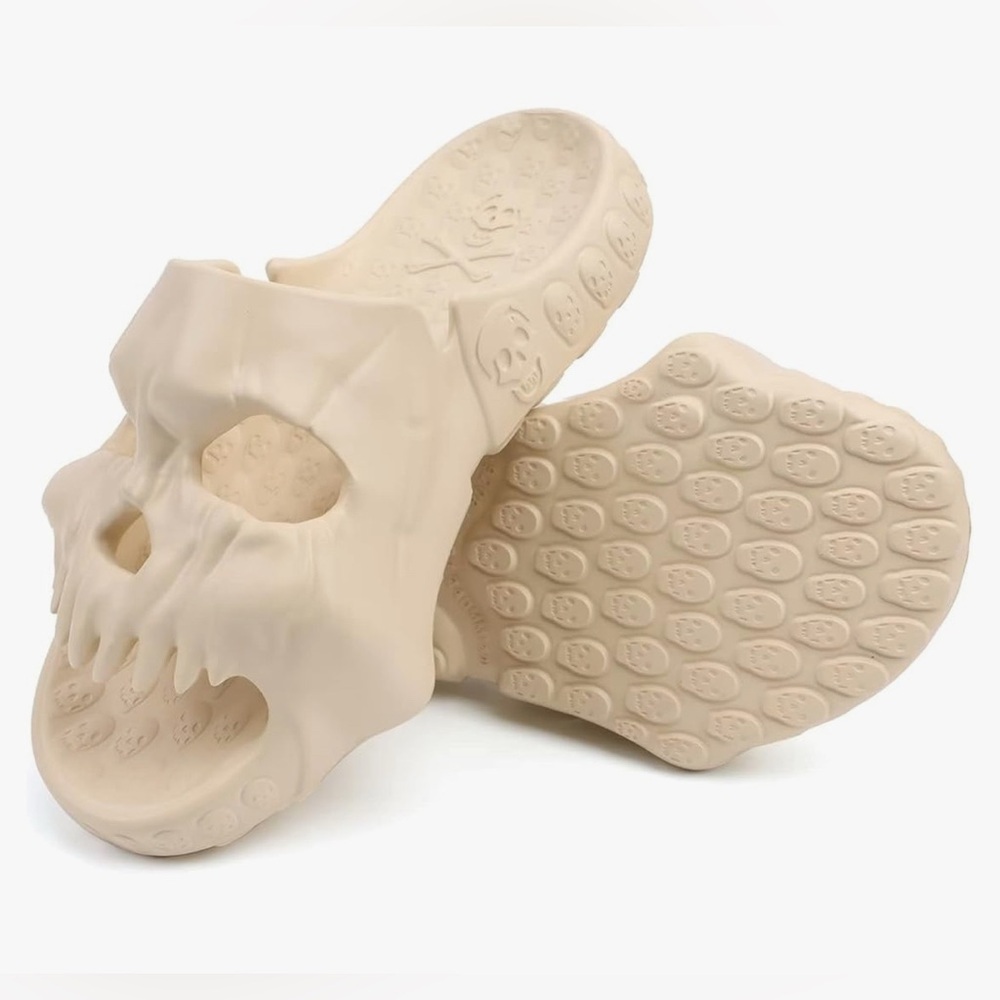 NWOT - Skull Design Cream Slides - Unknown Brand